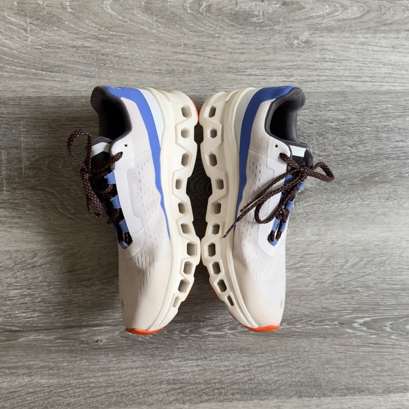 On Cloudmonster - Picture 3 of 11